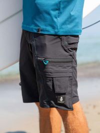 Stretch Shorts mit Hängetaschen in Schwarzblau